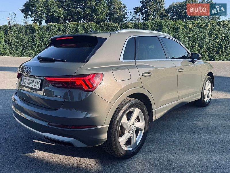 Внедорожник / Кроссовер Audi Q3 2019 в Днепре