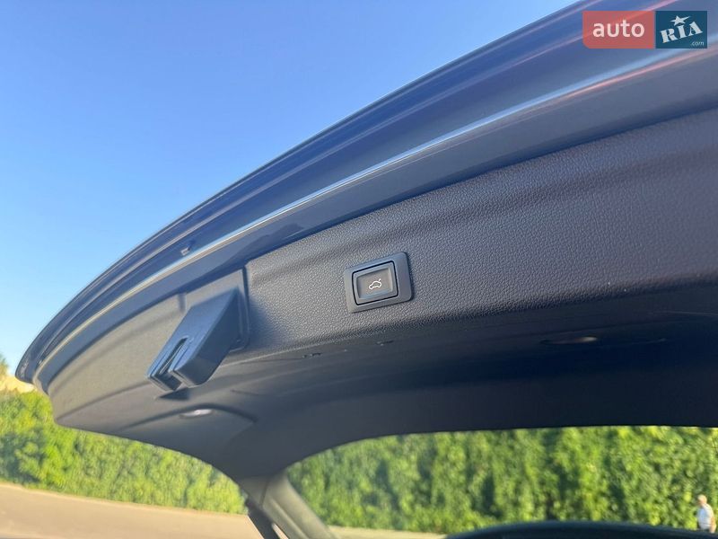 Внедорожник / Кроссовер Audi Q3 2019 в Днепре