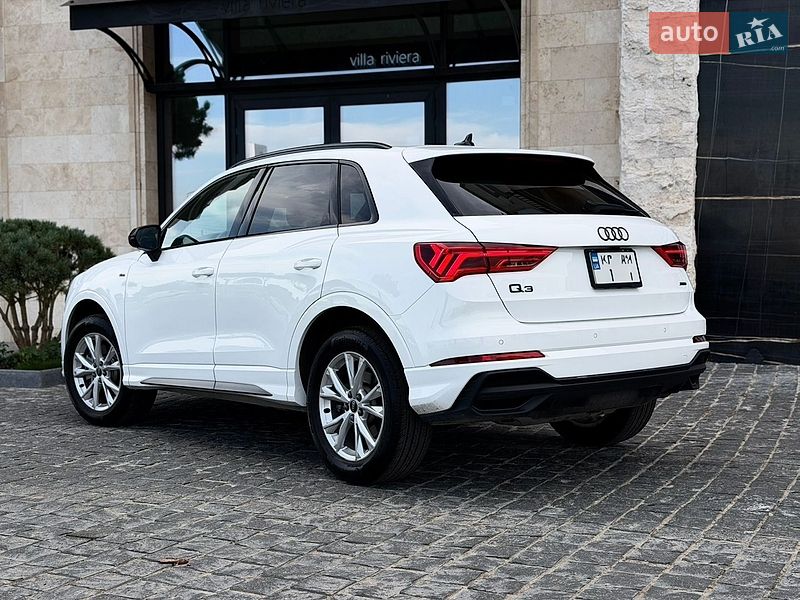 Позашляховик / Кросовер Audi Q3 2024 в Львові