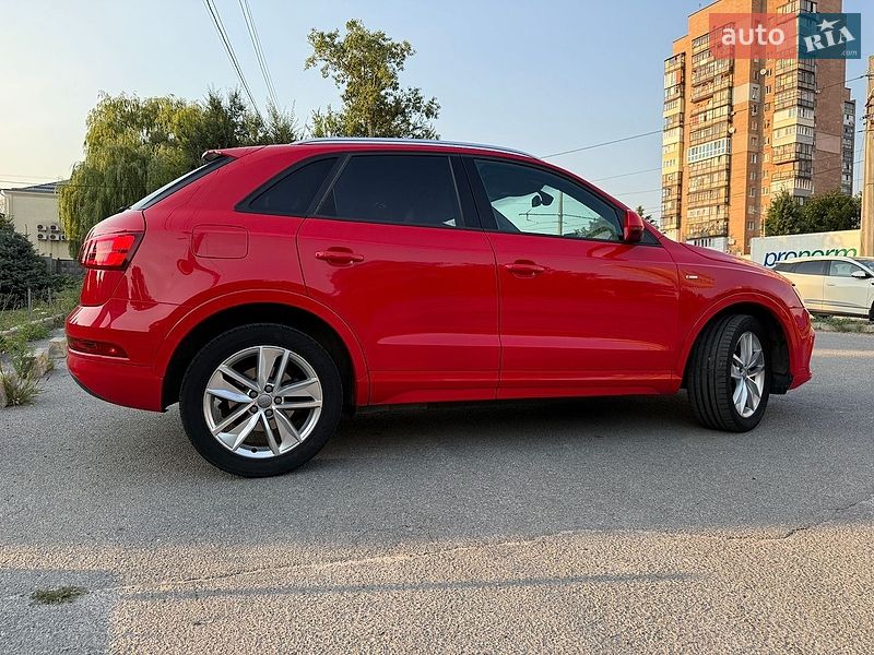 Внедорожник / Кроссовер Audi Q3 2017 в Харькове