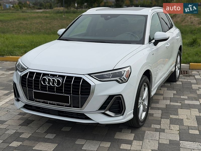 Позашляховик / Кросовер Audi Q3 2020 в Києві