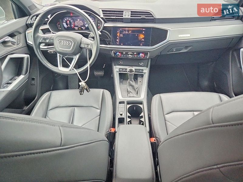 Внедорожник / Кроссовер Audi Q3 2021 в Львове