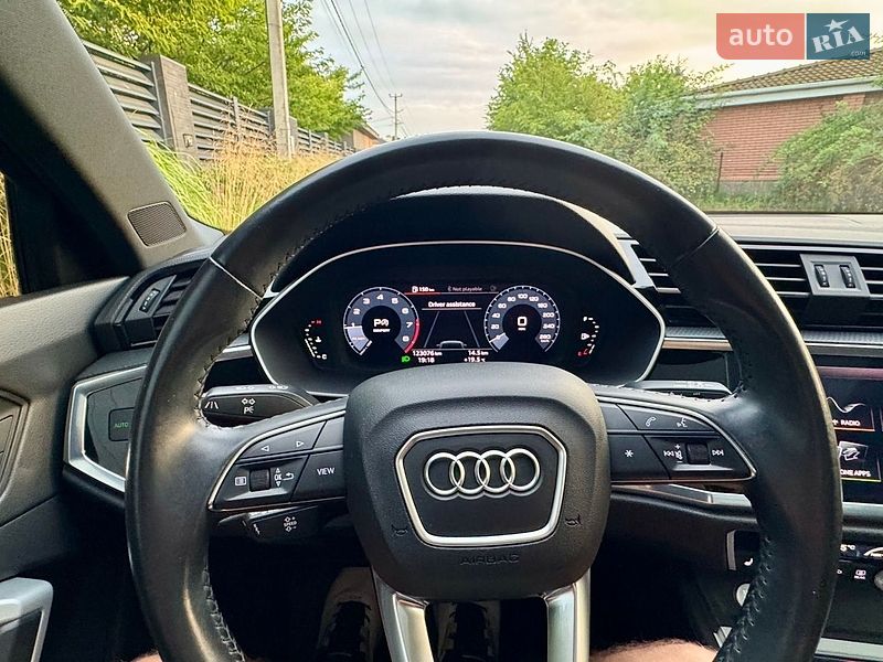 Позашляховик / Кросовер Audi Q3 2020 в Києві