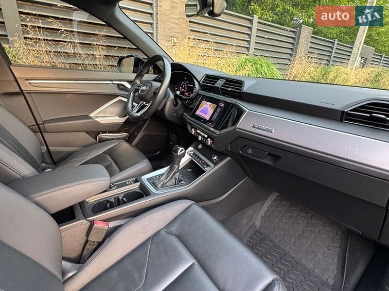 Позашляховик / Кросовер Audi Q3 2020 в Києві