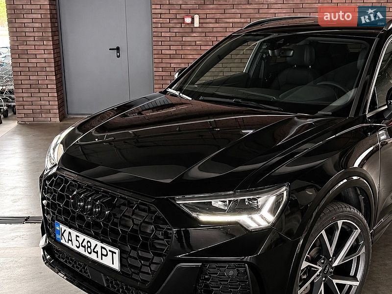 Внедорожник / Кроссовер Audi Q3 2020 в Киеве