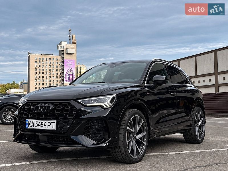 Внедорожник / Кроссовер Audi Q3 2020 в Киеве