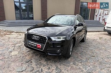 Позашляховик / Кросовер Audi Q3 2015 в Києві