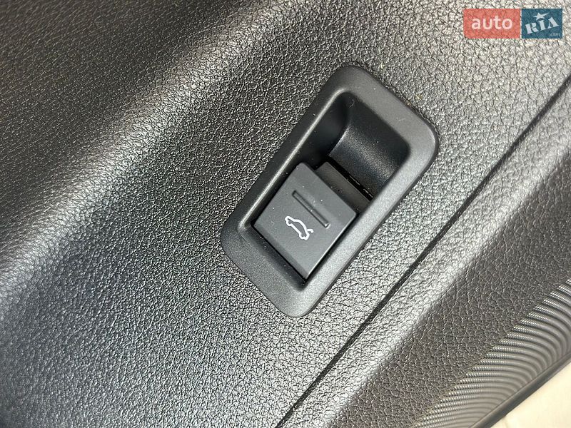 Позашляховик / Кросовер Audi Q3 2024 в Києві фото 17 Позашляховик / Кросовер Audi Q3 2024 в Києві