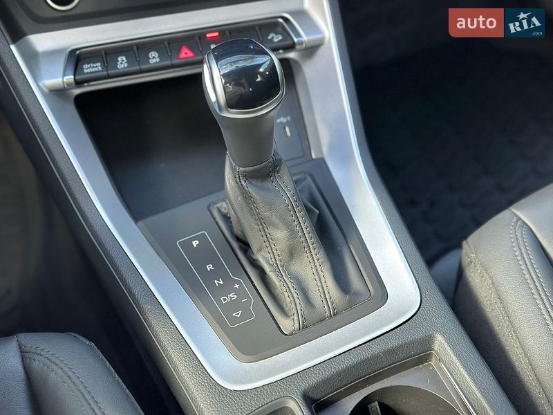 Внедорожник / Кроссовер Audi Q3 2024 в Киеве