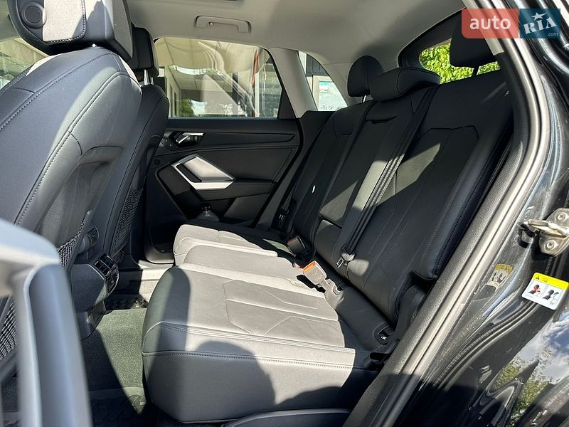 Позашляховик / Кросовер Audi Q3 2024 в Києві фото 28 Позашляховик / Кросовер Audi Q3 2024 в Києві