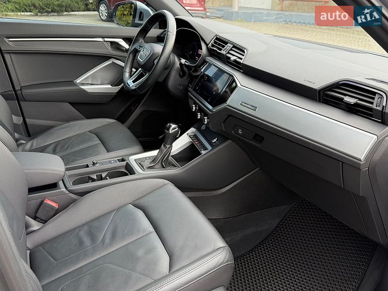 Внедорожник / Кроссовер Audi Q3 2020 в Львове