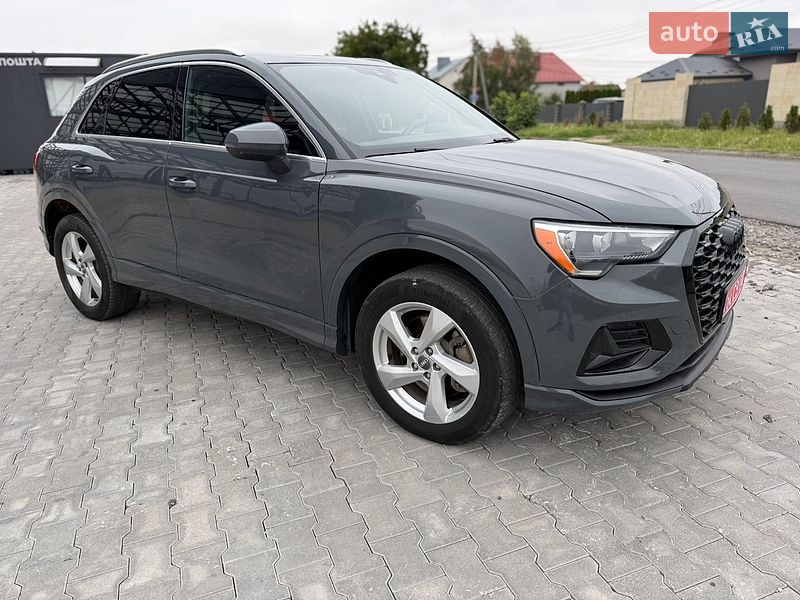 Внедорожник / Кроссовер Audi Q3 2019 в Тернополе