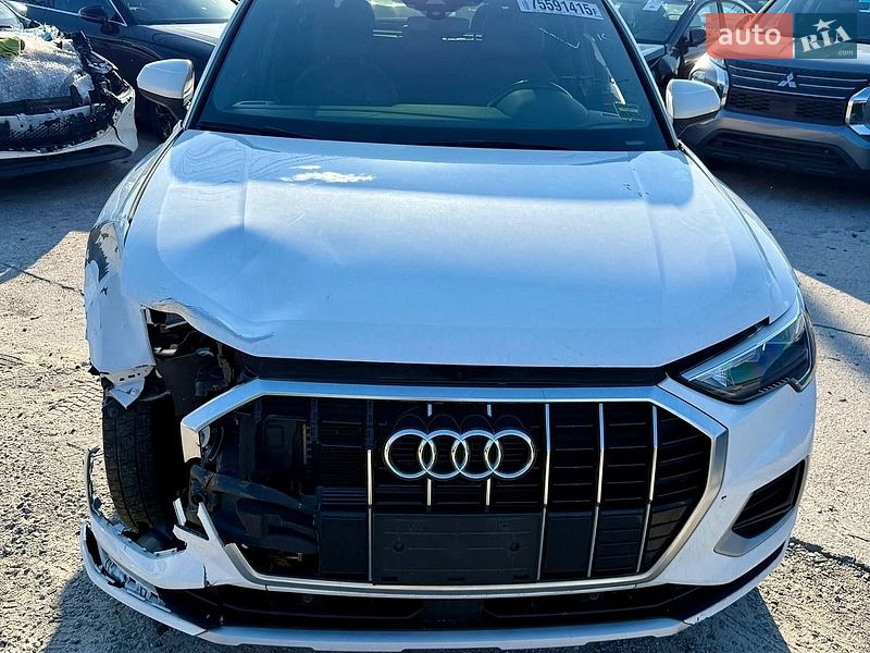 Позашляховик / Кросовер Audi Q3 2021 в Києві