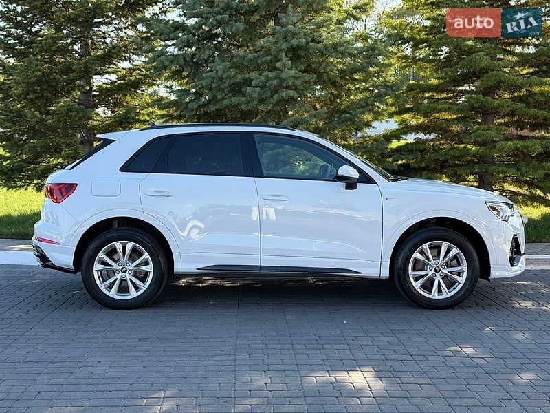 Позашляховик / Кросовер Audi Q3 2024 в Одесі