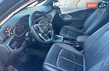 Позашляховик / Кросовер Audi Q3 2020 в Житомирі