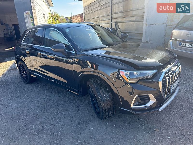 Позашляховик / Кросовер Audi Q3 2020 в Житомирі