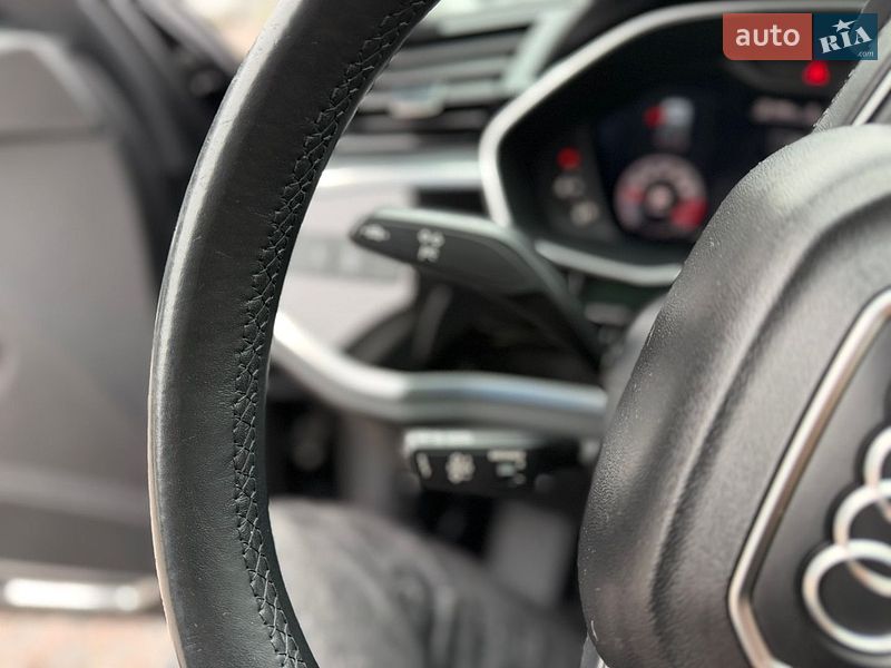 Внедорожник / Кроссовер Audi Q3 2021 в Киеве