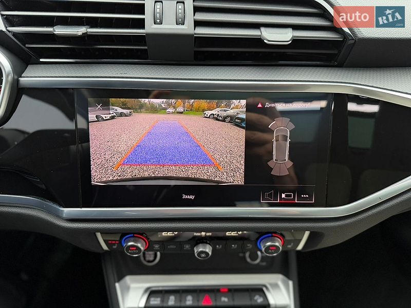 Внедорожник / Кроссовер Audi Q3 2021 в Киеве