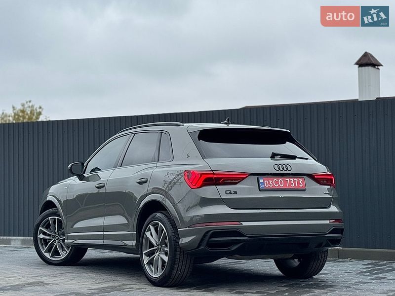 Внедорожник / Кроссовер Audi Q3 2024 в Тернополе