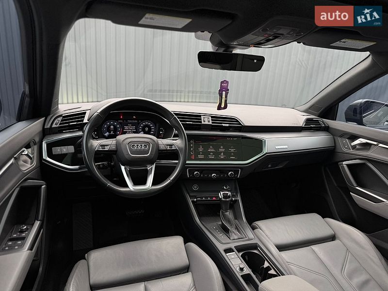 Внедорожник / Кроссовер Audi Q3 2024 в Тернополе