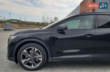 Внедорожник / Кроссовер Audi Q4 e-tron 2021 в 