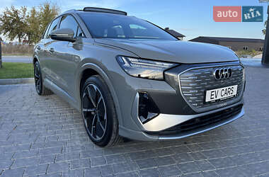 Позашляховик / Кросовер Audi Q4 e-tron 2023 в 