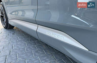 Позашляховик / Кросовер Audi Q4 e-tron 2023 в 