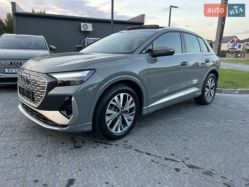 Позашляховик / Кросовер Audi Q4 e-tron 2023 в Івано-Франківську