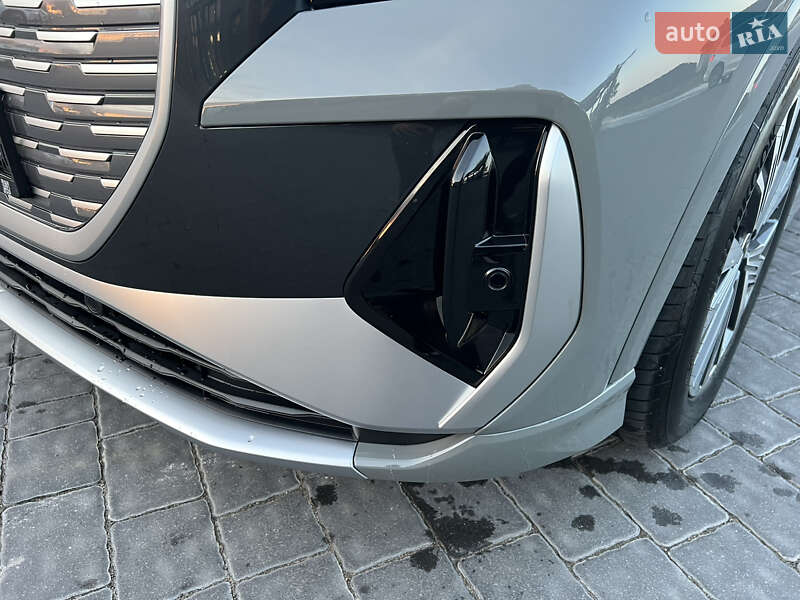 Позашляховик / Кросовер Audi Q4 e-tron 2023 в Івано-Франківську