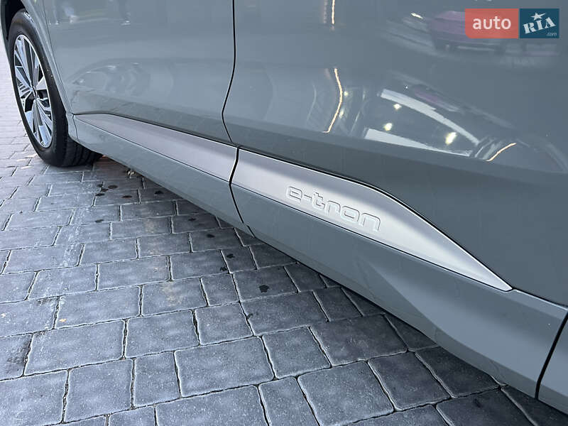 Позашляховик / Кросовер Audi Q4 e-tron 2023 в Івано-Франківську
