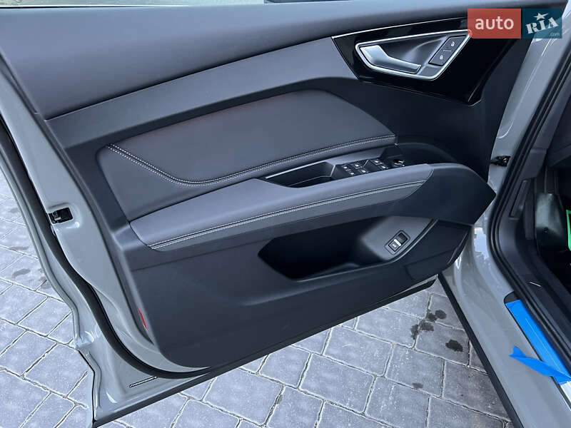 Позашляховик / Кросовер Audi Q4 e-tron 2023 в Івано-Франківську