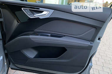 Внедорожник / Кроссовер Audi Q4 e-tron 2023 в Стрые