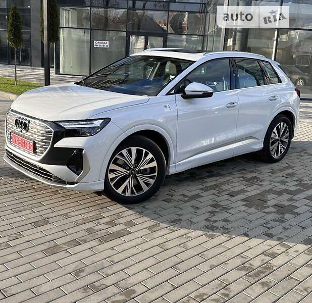 Внедорожник / Кроссовер Audi Q4 e-tron 2023 в Ужгороде