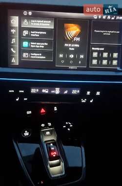 Внедорожник / Кроссовер Audi Q4 e-tron 2024 в 
