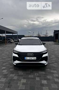 Позашляховик / Кросовер Audi Q4 e-tron 2022 в Полтаві