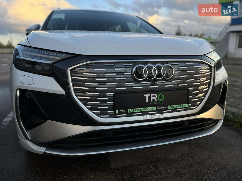 Позашляховик / Кросовер Audi Q4 e-tron 2020 в Житомирі