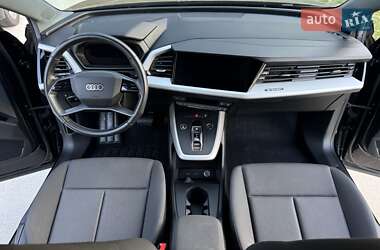 Позашляховик / Кросовер Audi Q4 e-tron 2021 в 