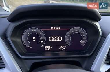 Позашляховик / Кросовер Audi Q4 e-tron 2021 в 