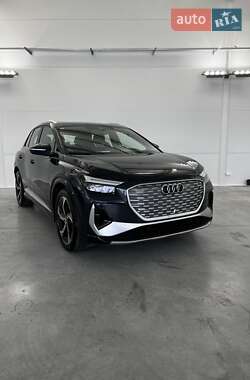 Внедорожник / Кроссовер Audi Q4 e-tron 2022 в Киеве