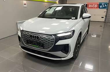 Позашляховик / Кросовер Audi Q4 e-tron 2024 в Звенигородці