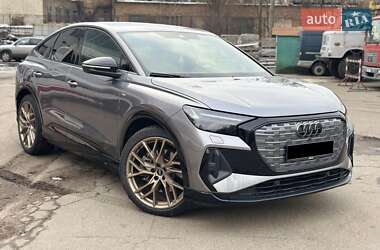 Позашляховик / Кросовер Audi Q4 e-tron 2021 в Києві