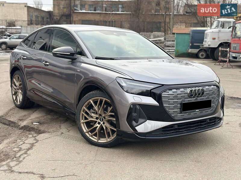 Внедорожник / Кроссовер Audi Q4 e-tron 2021 в Киеве