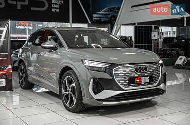 Внедорожник / Кроссовер Audi Q4 e-tron 2022 в 