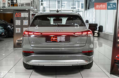 Внедорожник / Кроссовер Audi Q4 e-tron 2022 в 