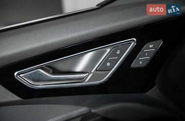 Внедорожник / Кроссовер Audi Q4 e-tron 2022 в 