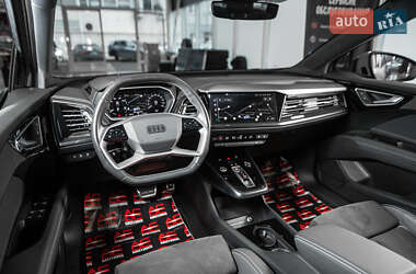Внедорожник / Кроссовер Audi Q4 e-tron 2022 в 
