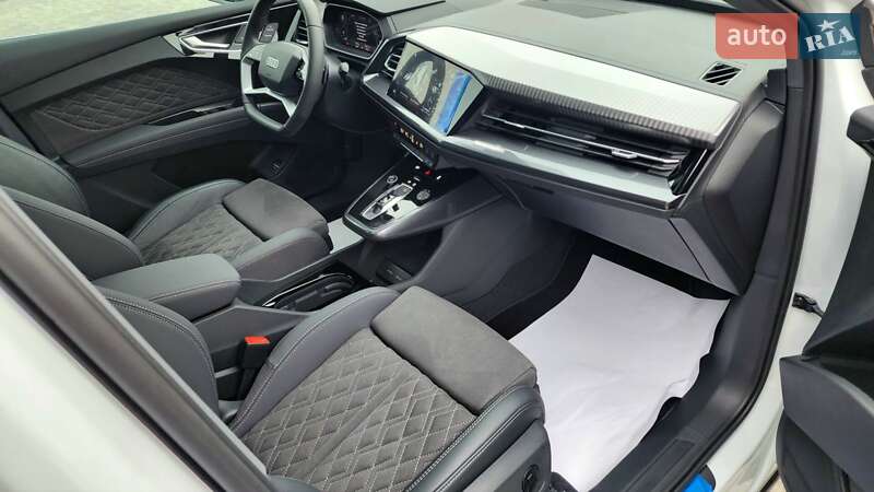 Позашляховик / Кросовер Audi Q4 e-tron 2023 в Івано-Франківську