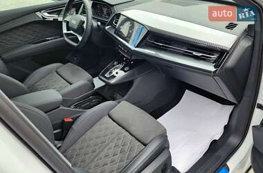 Внедорожник / Кроссовер Audi Q4 e-tron 2023 в 