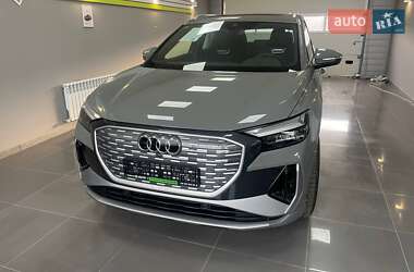 Позашляховик / Кросовер Audi Q4 e-tron 2024 в Києві