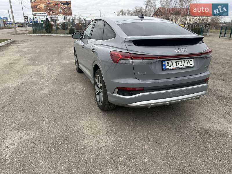 Позашляховик / Кросовер Audi Q4 e-tron 2022 в Києві
